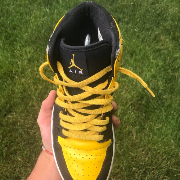 Nike Air Jordan 1 ‘New Love’ - Picture 3 of 4